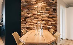 Tip! Toplage In Dresden! Moderne 100 Qm Ferienwohnung Fuer Familien Und Kleine Gruppen